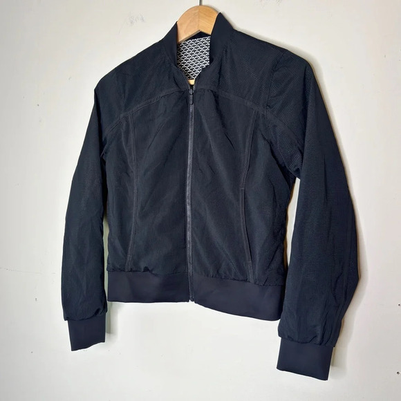 Lululemon Bomb Around Zip up Jacket Reversible Monochromic Black Size 2 - Picture 14 of 15